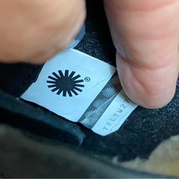 UGG Heather Leather Waterproof Lace Up Boot Size 6 Women - Picture 11 of 14